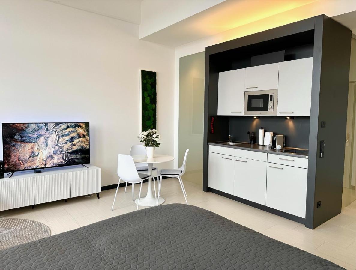 Meos 1 -Zentrum-Balkon-Parkplatz-Gym-Uniklinik Leipzig Bagian luar foto